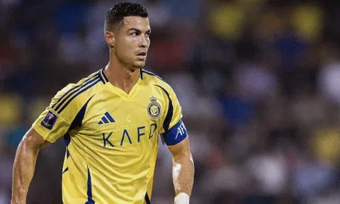 Ronaldo tỏa sáng giúp Al Nassr thắng tối thiểu trước Esteghlal